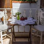 Ossos Guest House